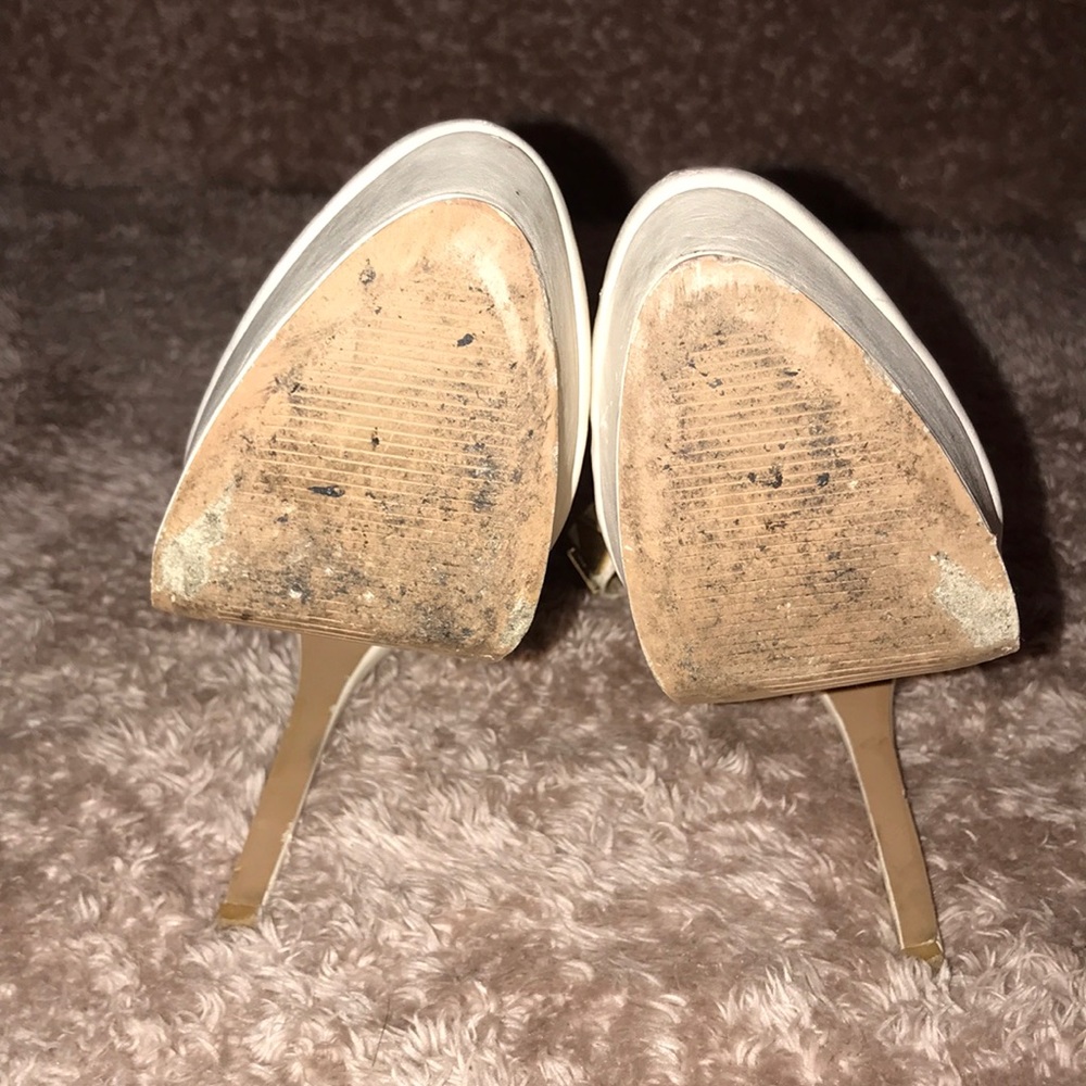 Heels - Picture 4 of 4